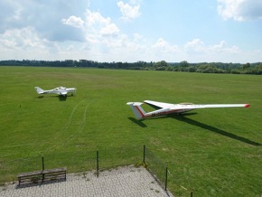Pohled na plochu letiště Soběslav. 