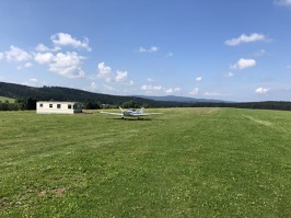 Letiště Frymburk, nejvýše položené letiště v ČR (798 m)