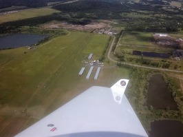 Pohled na ústecké letiště ze vzduchu.